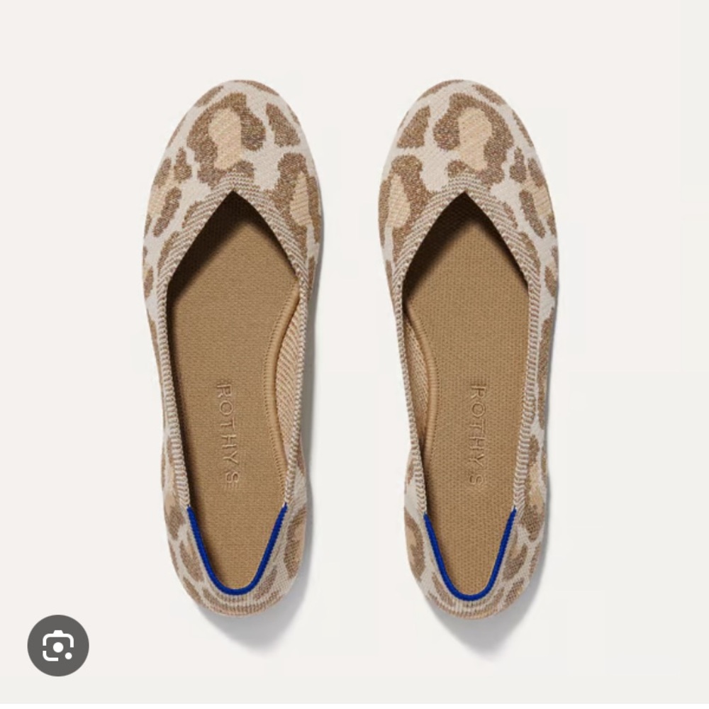 NWT Never Worn Rothy’s Shimmer Cat Flat Size 8